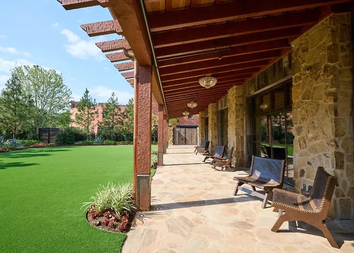 Hotel Drover, Autograph Collection